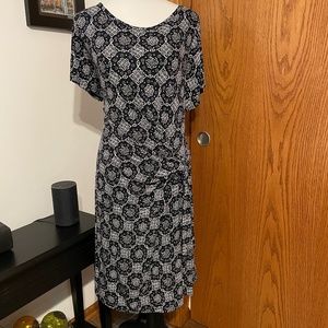 Loft knit dress with self tie at waist - navy/white size 16/18 NWT